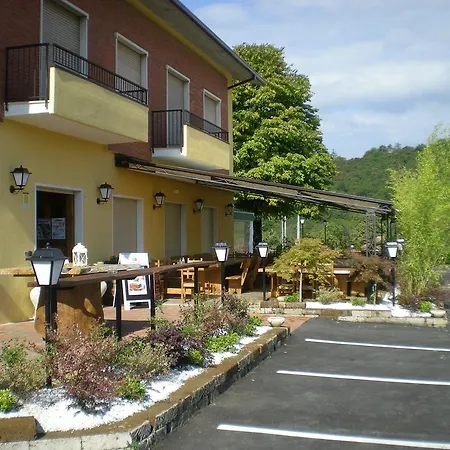 Le Colline Del Garda * ブッソレンゴ