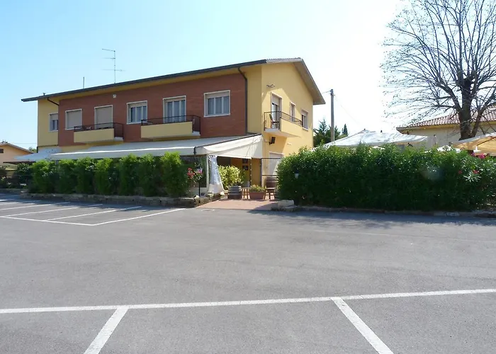 فندق Le Colline Del Garda